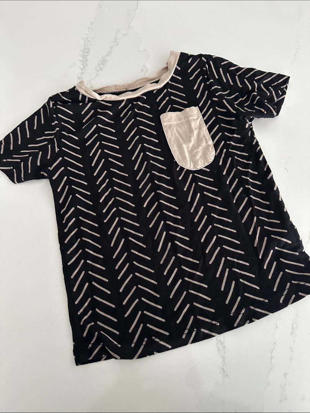Kyte Baby Black and brown Short Sleeve bamboo t shirt 18-24 months